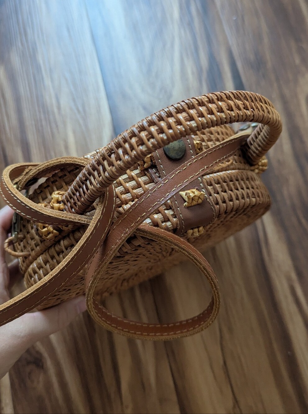Round Purse - Picture 2 of 5